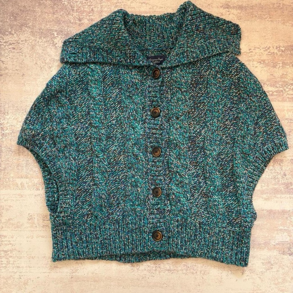 American Eagle Cable Knit Button Front Sweater Vest Medium